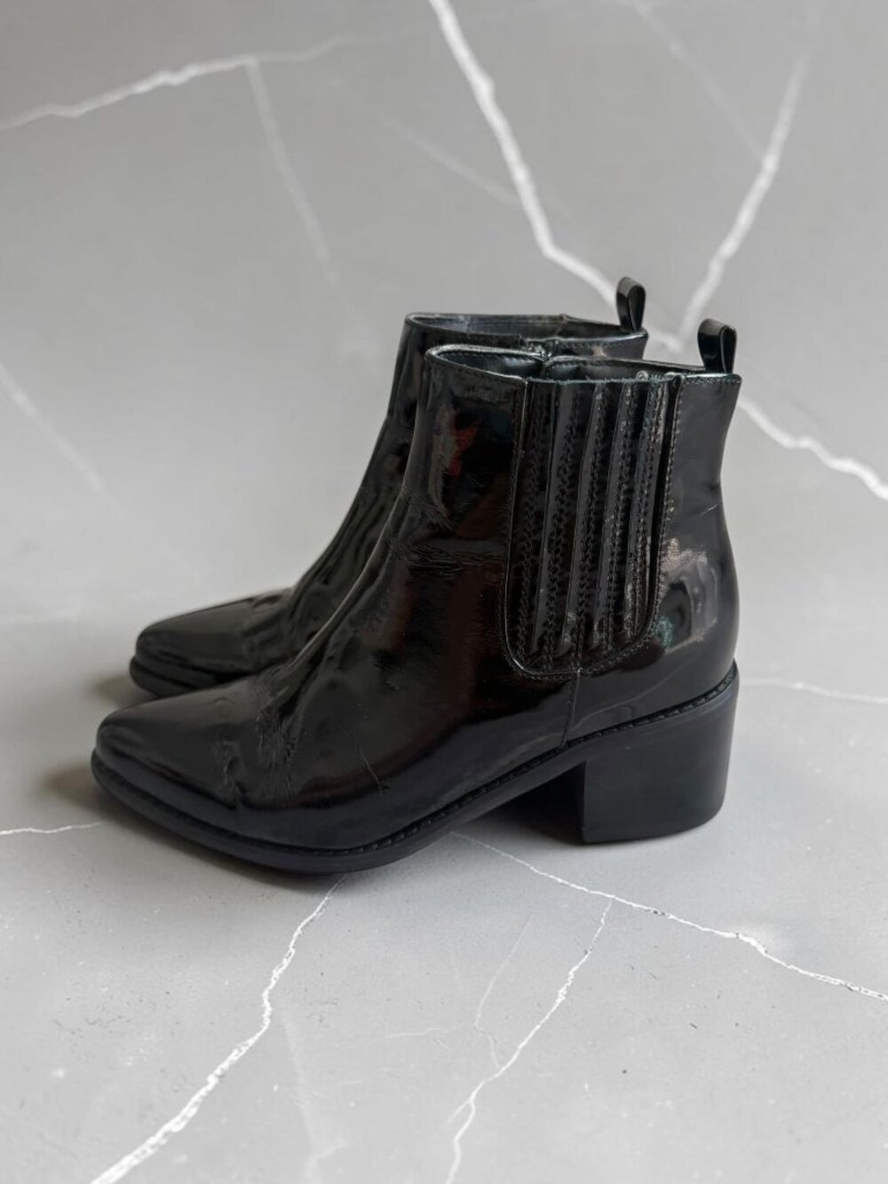 BLONDO Waterproof Black Patent Rain Boots Size 6